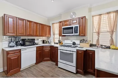 28 Willowdale Ave #1, Montclair, NJ 07042 - Photo 4
