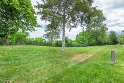 86 Burlington Ct, Hamburg, NJ 07419 - Photo 22