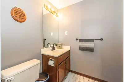 86 Burlington Ct, Hamburg, NJ 07419 - Photo 14