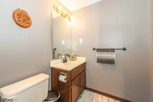 86 Burlington Ct, Hamburg, NJ 07419 - Photo 14