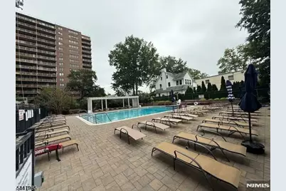285 Aycrigg Avenue #20C, Passaic, NJ 07055 - Photo 6