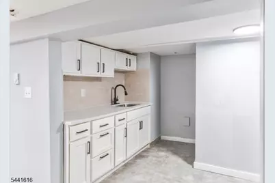 20 Edwin Pl, Newark, NJ 07112 - Photo 24