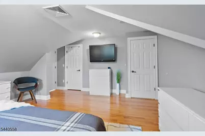 129 Claremont Ave #2, Montclair Twp., NJ 07042 - Photo 18