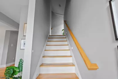 129 Claremont Ave #2, Montclair Twp., NJ 07042 - Photo 16