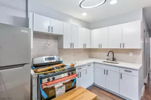 22 Edwin Pl, Newark, NJ 07112 - Photo 22