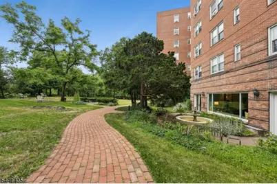 10 Crestmont Rd #2N, Montclair, NJ 07042 - Photo 22