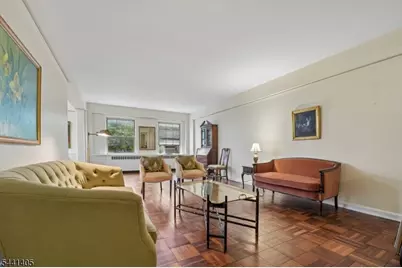 10 Crestmont Rd #2N, Montclair, NJ 07042 - Photo 2