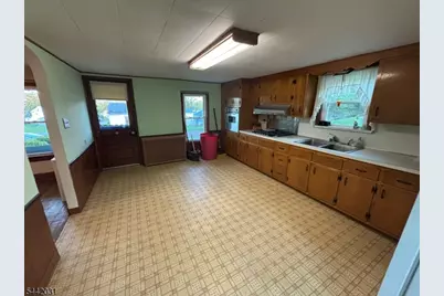 6 Thacher Ave, Greenwich Township, NJ 08886 - Photo 4