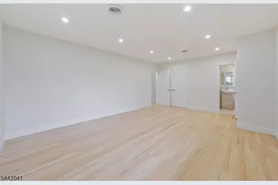 21 E Central Ave, Bergenfield, NJ 07621 - Photo 16