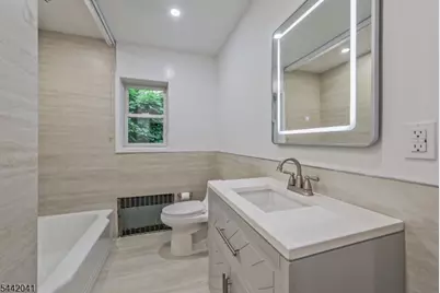 21 E Central Ave, Bergenfield, NJ 07621 - Photo 18