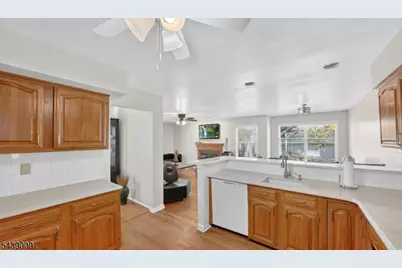 31 Spruce Hollow Dr, Howell Township, NJ 07731 - Photo 8