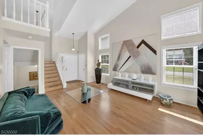 31 Spruce Hollow Dr, Howell Township, NJ 07731 - Photo 2