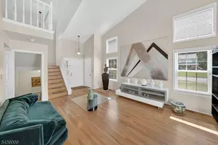 31 Spruce Hollow Dr, Howell Township, NJ 07731 - Photo 2