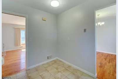 17 Brook Pl, West Orange Township, NJ 07052 - Photo 10