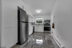 514 Andria Ave, Hillsborough Township, NJ 08844 - Photo 4