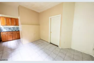 131 S 8th St #2, Newark, NJ 07107 - Photo 6