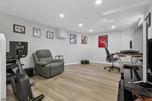 2556 Mountain Ave, Scotch Plains Township, NJ 07076 - Photo 16