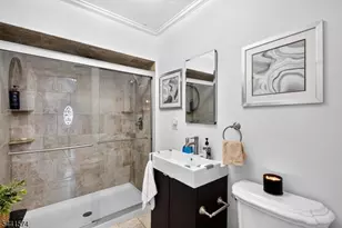 523 Harrison Pl, Linden, NJ 07036 - Photo 6