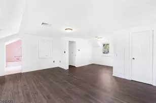 401 Bloomsbury Rd, Franklin Township, NJ 08804 - Photo 24