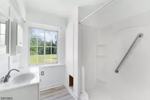 401 Bloomsbury Rd, Franklin Township, NJ 08804 - Photo 16