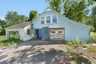 401 Bloomsbury Rd, Franklin Township, NJ 08804 - Photo 28