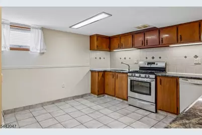 27 Crystal St, North Arlington, NJ 07031 - Photo 22
