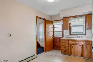 27 Crystal St, North Arlington, NJ 07031 - Photo 10