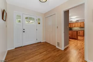 7 Sky View Garden Rd, Clinton Township, NJ 08833 - Photo 4