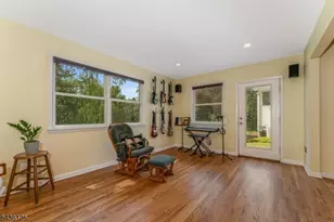 7 Sky View Garden Rd, Clinton Township, NJ 08833 - Photo 14