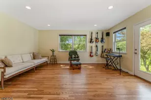 7 Sky View Garden Rd, Clinton Township, NJ 08833 - Photo 16