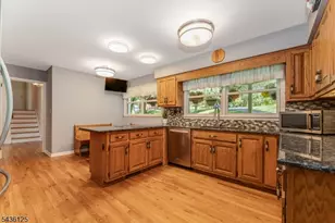 7 Sky View Garden Rd, Clinton Township, NJ 08833 - Photo 6