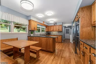 7 Sky View Garden Rd, Clinton Township, NJ 08833 - Photo 4