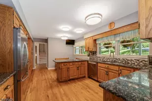 7 Sky View Garden Rd, Clinton Township, NJ 08833 - Photo 6