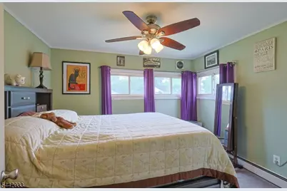 1429 Washington Ave, Pompton Lakes, NJ 07442 - Photo 8
