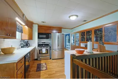 1429 Washington Ave, Pompton Lakes, NJ 07442 - Photo 6
