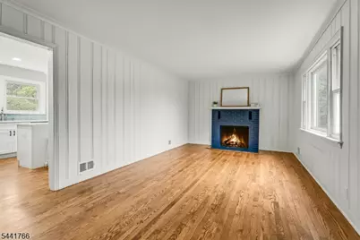 27 Dogwood Rd, Morris Plains, NJ 07950 - Photo 4
