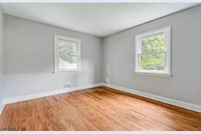 27 Dogwood Rd, Morris Plains, NJ 07950 - Photo 12