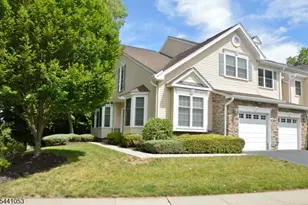1 Greenwich Ct, Mount Olive, NJ 07828 - Photo 2