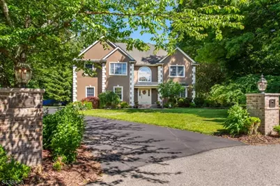5 Kingston Ct, Jefferson Township, NJ 07438 - Photo 2