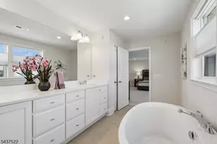 1 Beacon Pl, Warren Township, NJ 07059 - Photo 28