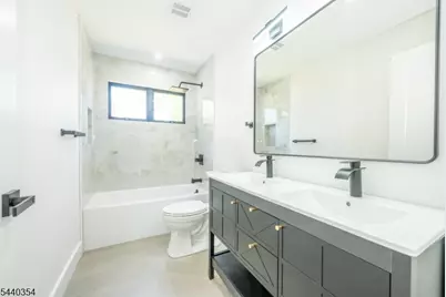 363 Park St, Hackensack, NJ 07601 - Photo 16