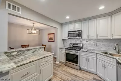 430 Poets Way, Mahwah, NJ 07430 - Photo 12