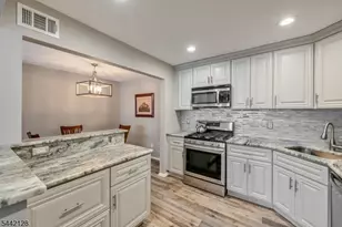 430 Poets Way, Mahwah, NJ 07430 - Photo 12
