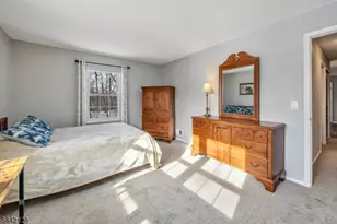 430 Poets Way, Mahwah, NJ 07430 - Photo 18