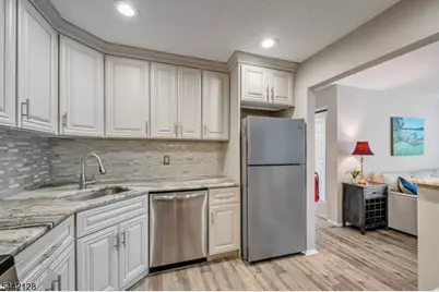 430 Poets Way, Mahwah, NJ 07430 - Photo 14