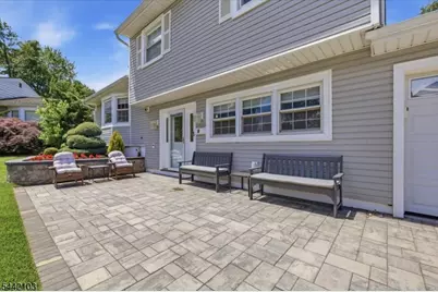18 Stern Place, Woodbridge Township, NJ 08863 - Photo 2