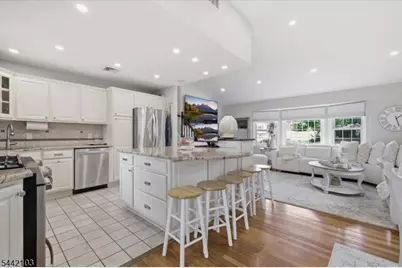 18 Stern Place, Woodbridge Township, NJ 08863 - Photo 12