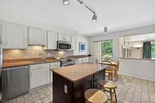 62 Manor Square, Sparta Township, NJ 07871 - Photo 4