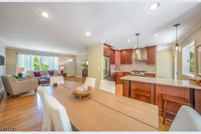 42 Chilton St, Bernardsville, NJ 07924 - Photo 2