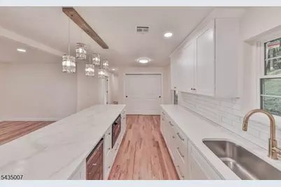 90 Chestnut St, Morristown, NJ 07960 - Photo 6